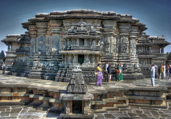 Chennakesava-Temple-Belur-India.jpg