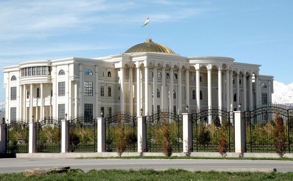 1280px-Dushanbe_Presidential_Palace_01.jpg