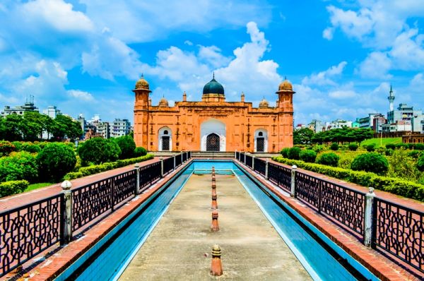Awesome_look_of_Lalbagh_Fort.jpg